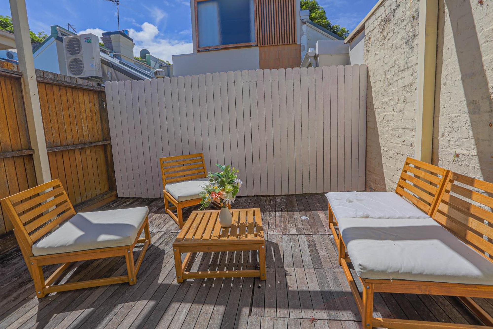 2 Bedroom House Situated At The Centre Of Surry Hills 2 E-bikes Included Ferienhaus